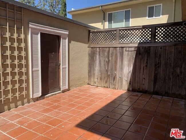 Building Photo - 11138 Aqua Vista St