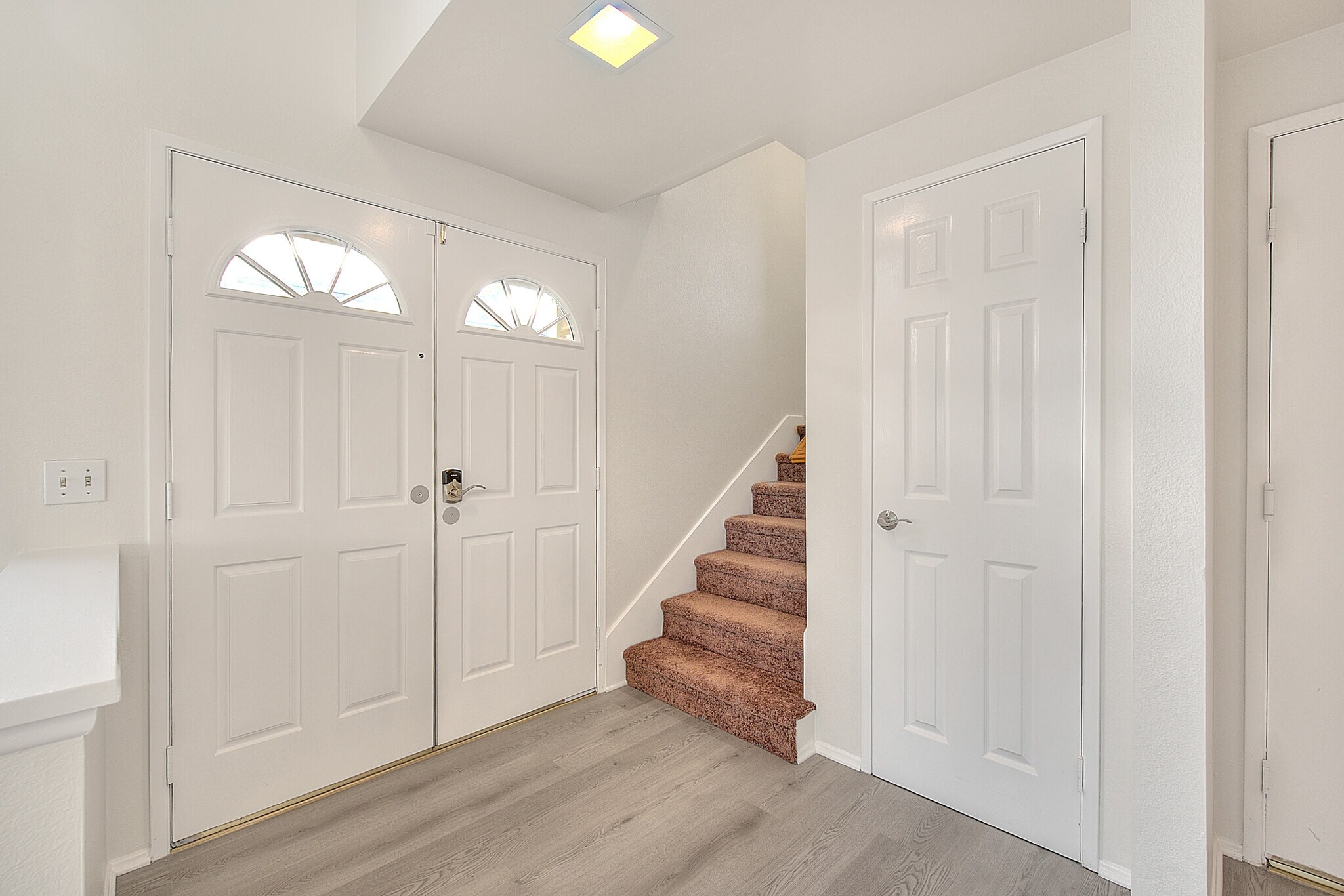 Building Photo - 26222 Fern Glen