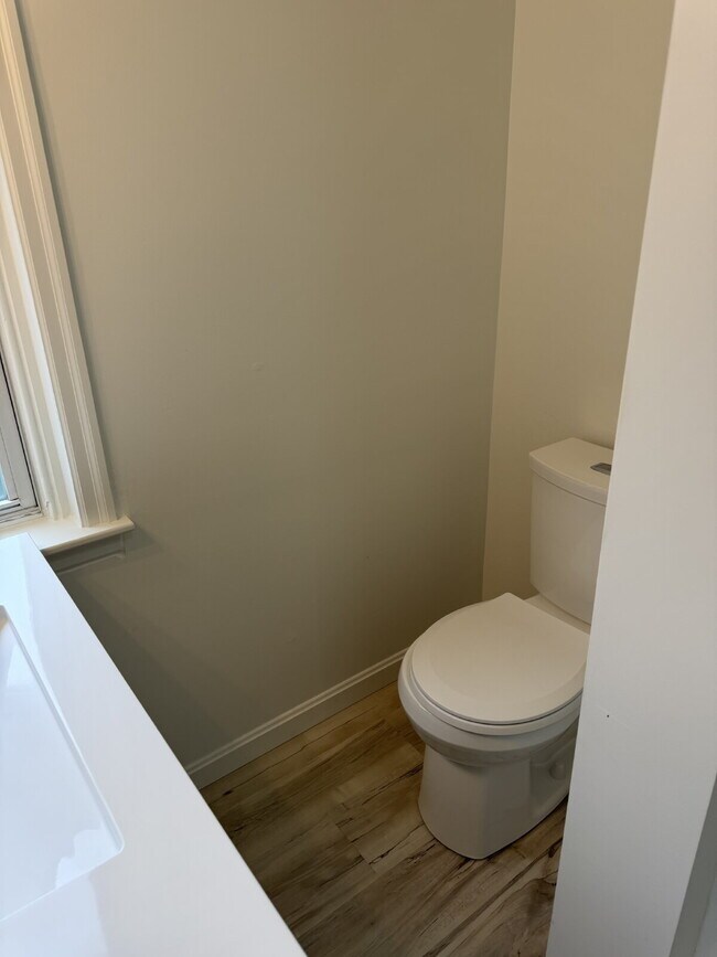 Building Photo - "Charming 3-Bedroom Retreat with 1.5 Baths on Main St in Lykens, PA!"