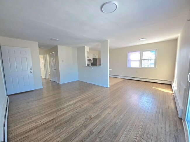 Building Photo - 2304 Hamilton Ave