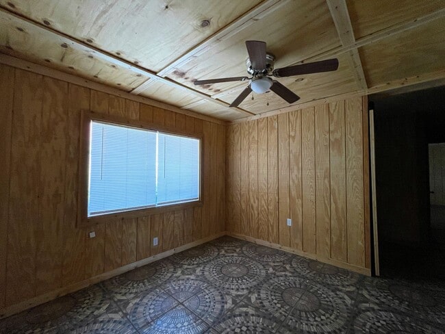 Building Photo - Cozy?Charm Meets Modern Luxury – Your Perfect Ranch-Style Retreat in Lamesa!