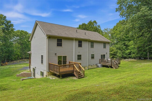 Building Photo - 735 Milton Turnpike