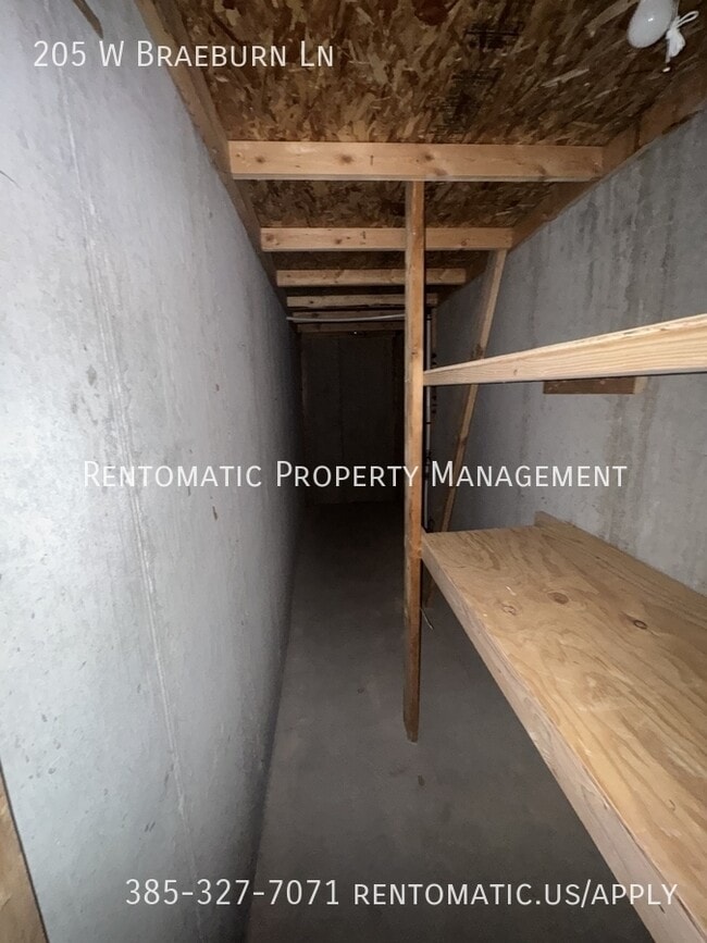 Building Photo - 205 Braeburn Ln