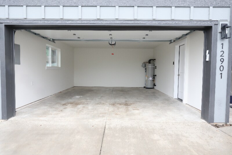 Building Photo - 12901 SE Ridgecrest Rd