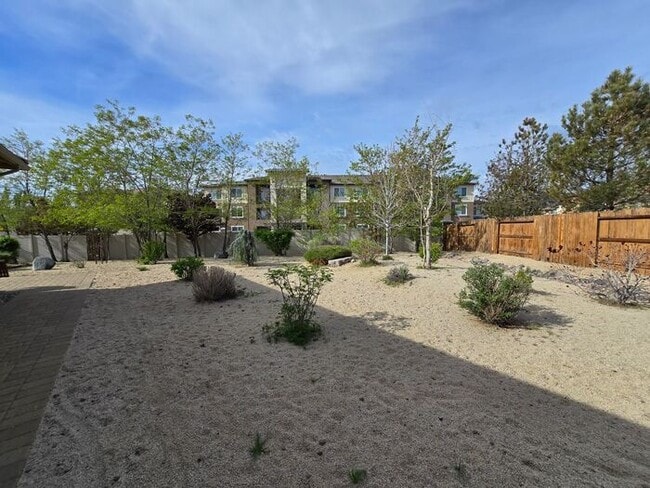 Building Photo - Beautiful Single-Story Home with Upgraded Kitchen & Spacious Backyard in Gated Community