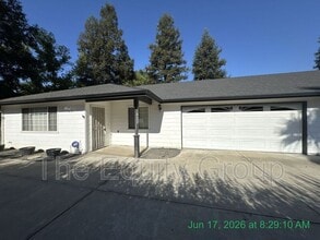 Building Photo - 1827 E Cambridge Ct