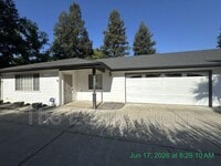 Building Photo - 1827 E Cambridge Ct