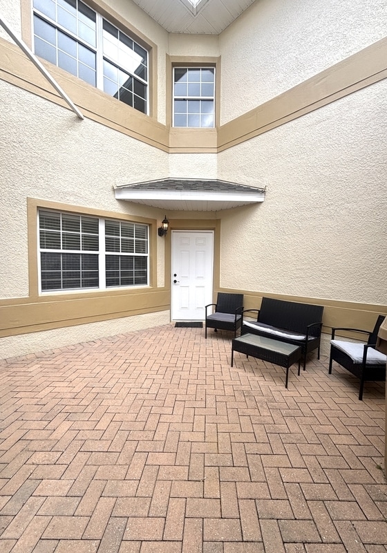 Building Photo - 13220 Fountainbleau Dr