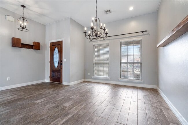 Building Photo - 101 Hoss St