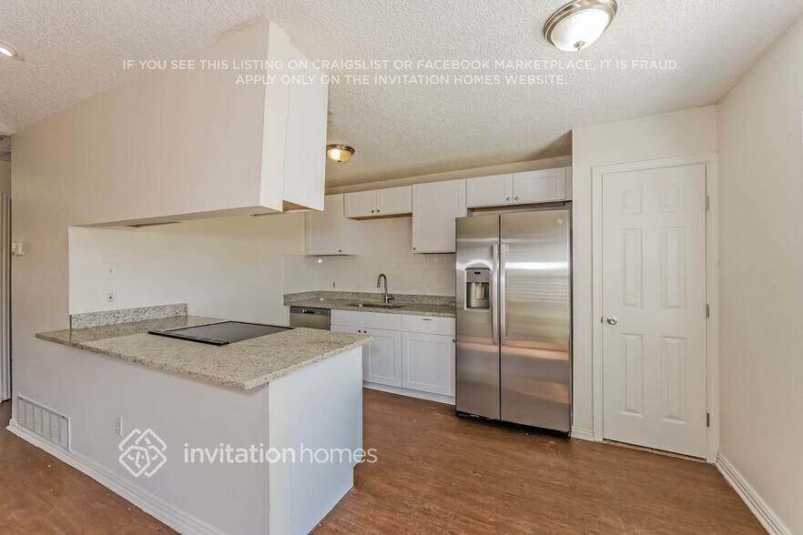 Building Photo - 654 Clover Ln