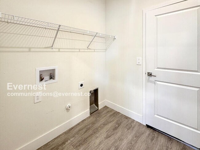 Building Photo - 2554 Ananas Rd