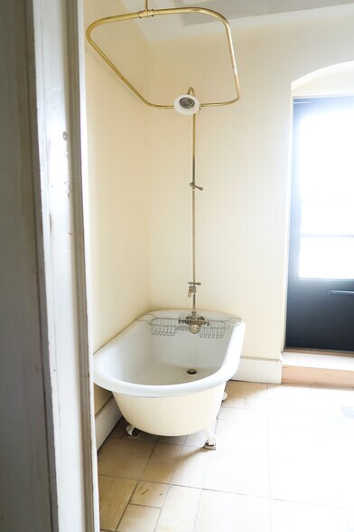 3rd Floor bathroom - 2319 1st Ave S