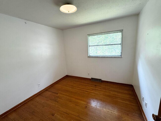 Building Photo - 4687 Julian Dr