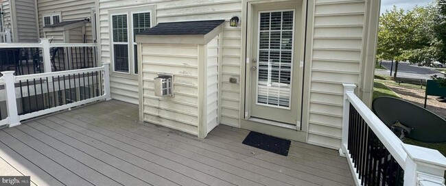 Building Photo - 9658 Atterbury Ln