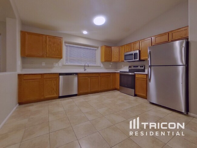 Building Photo - 16085 W Kendall St