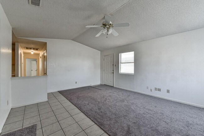 Building Photo - 3708 Hereford Ln