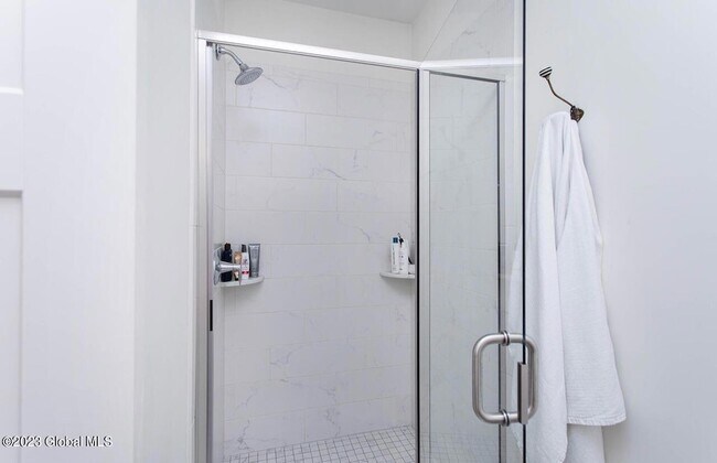 Building Photo - 26 Rolling Green Dr