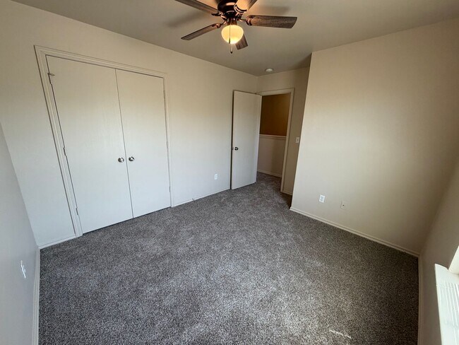 Building Photo - 212 Chalmette Dr