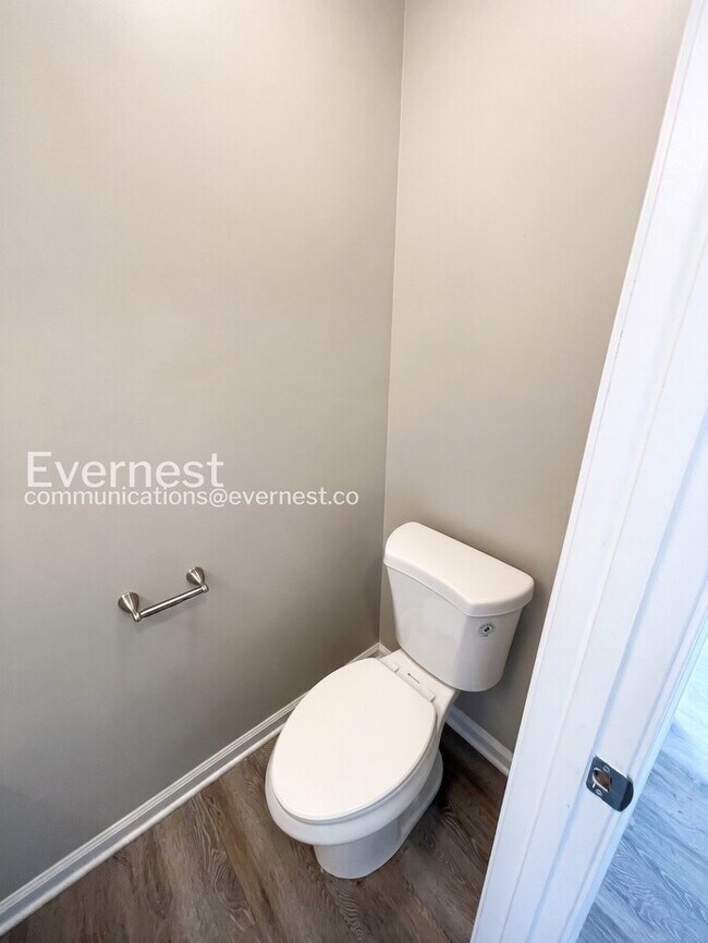 Building Photo - 901 Cimarron Ct