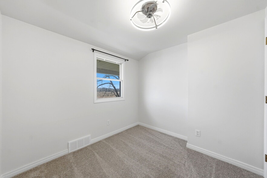 Building Photo - 6632 Errick Rd