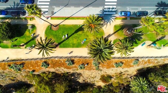 Building Photo - 1317 Stanford St