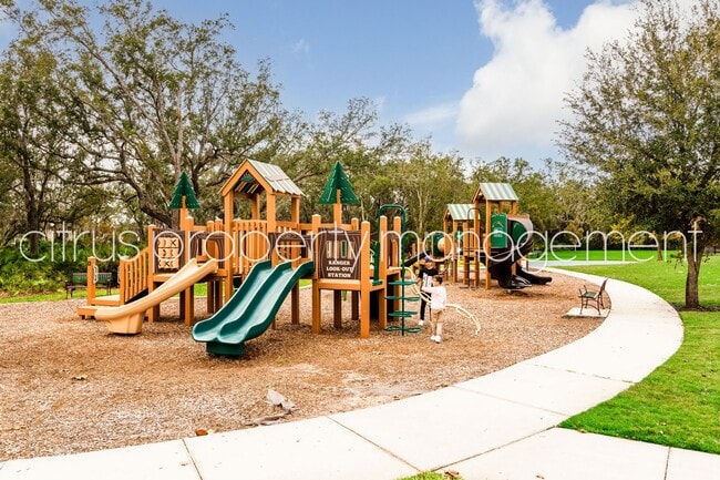 Building Photo - 4/2 Home in Kissimmee