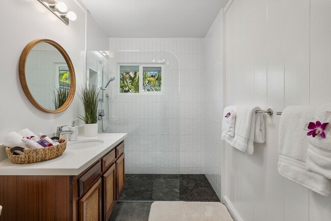 Building Photo - 43 Laiki Pl