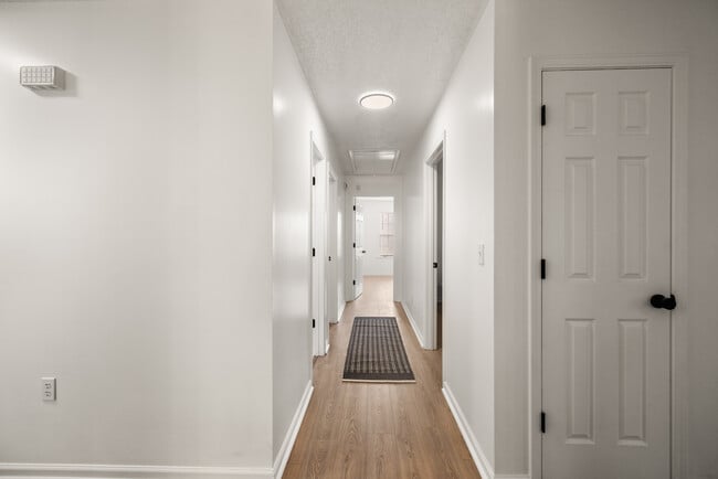 Building Photo - 515 Pearson Town Rd