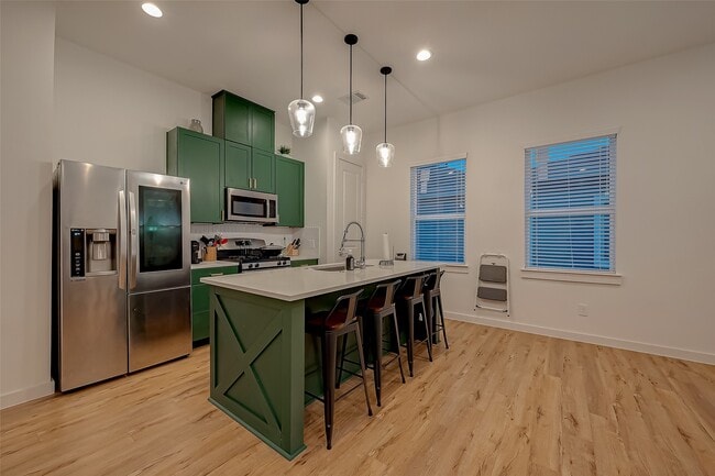 Building Photo - 8911 Knoll Villas St