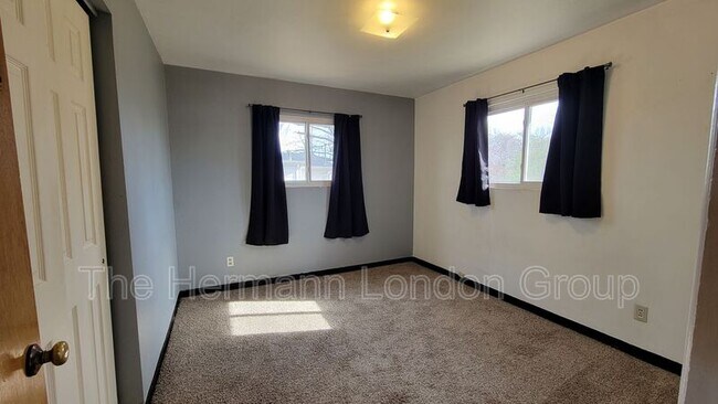 Building Photo - 4204 Beauty Ln