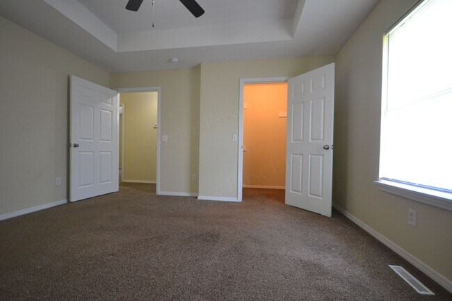 Building Photo - 432 Birchwood Duplex