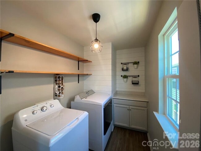 Building Photo - 6434 Raffia Rd