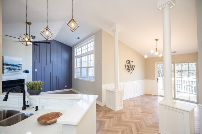 Building Photo - 2835 Rutland Cir