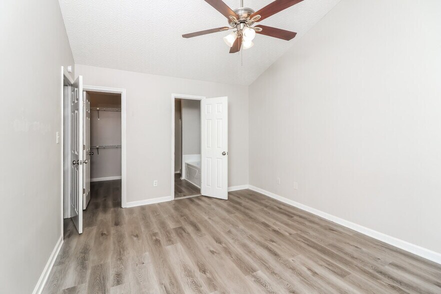 Building Photo - 4022 Paloverde Dr