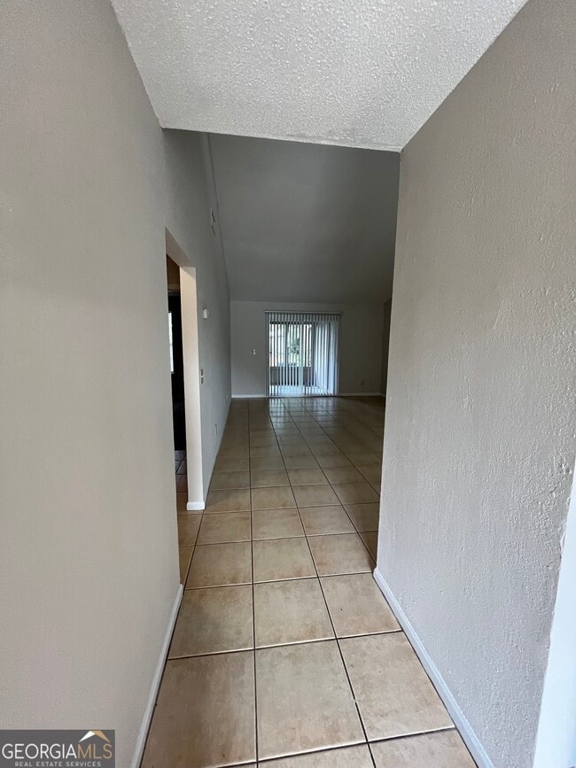 Building Photo - 121 Admiral's Walk Dr