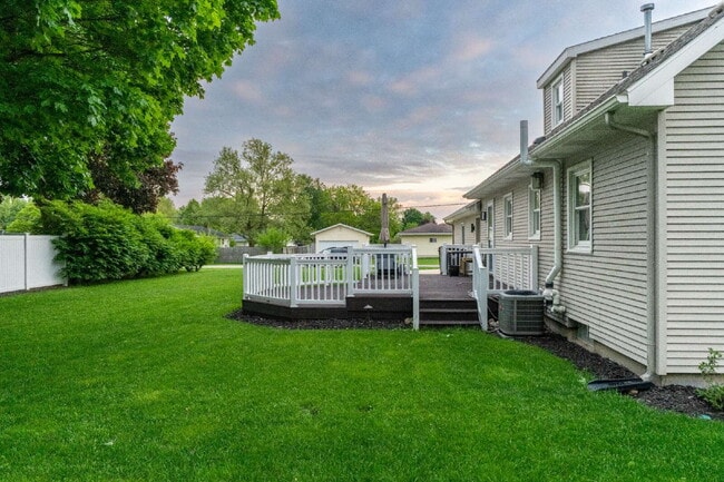 Building Photo - Spacious 4-Bedroom Home with Modern Amenit...