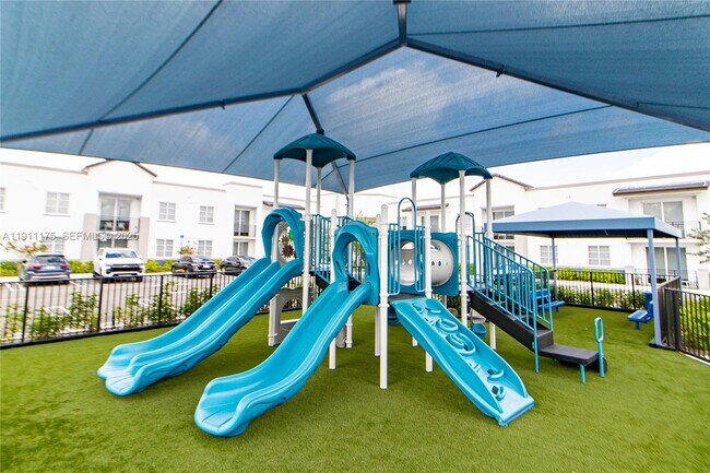 Building Photo - 25050 SW 136th Ave