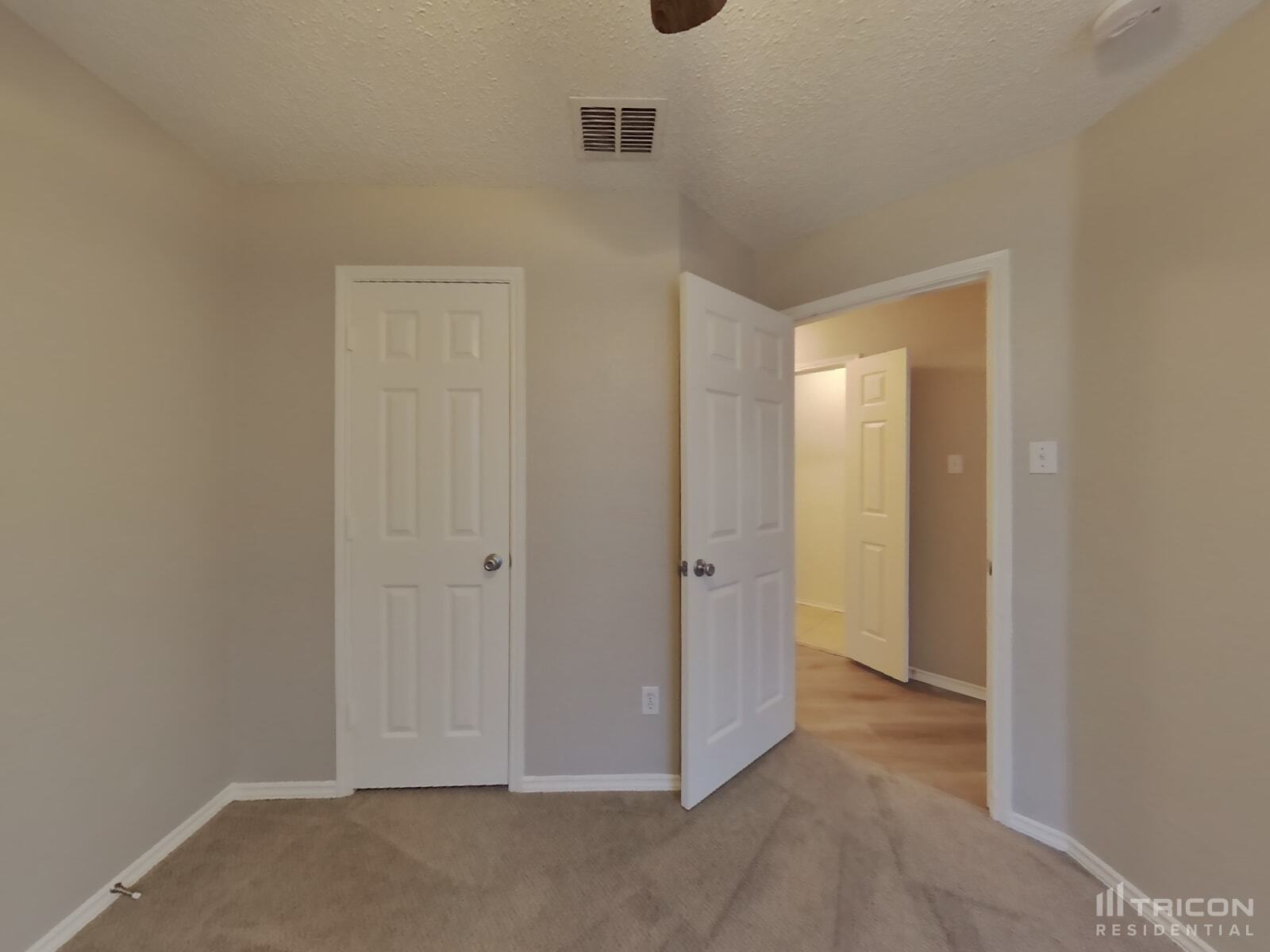 Building Photo - 1129 Cumberland Dr