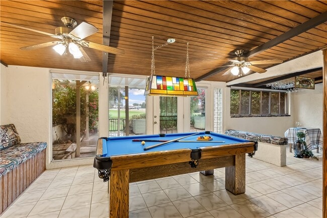 Building Photo - 2687 Country Club Dr