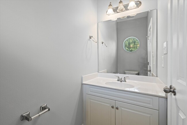 Building Photo - 27572 Claiborne Cir