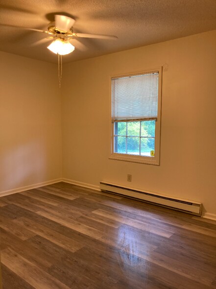 Building Photo - 168 Lomax St