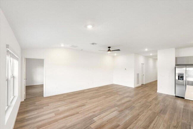 Building Photo - 6362 Windwood Wy