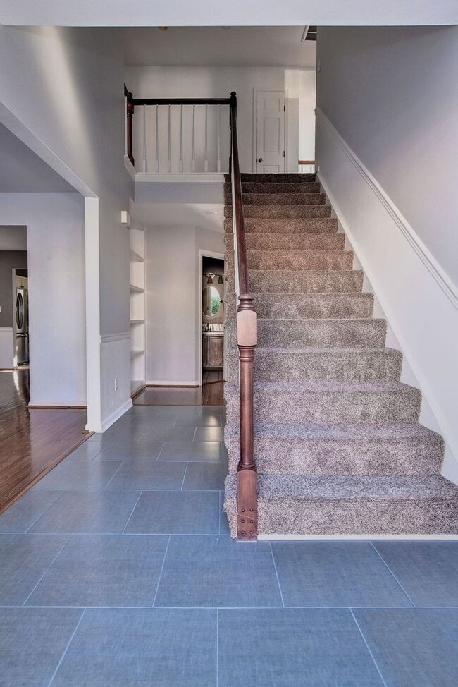 Building Photo - Great Corner Lot in Kiln Creek