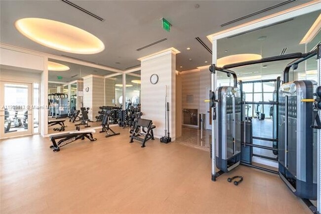 Building Photo - 15701 Collins Ave