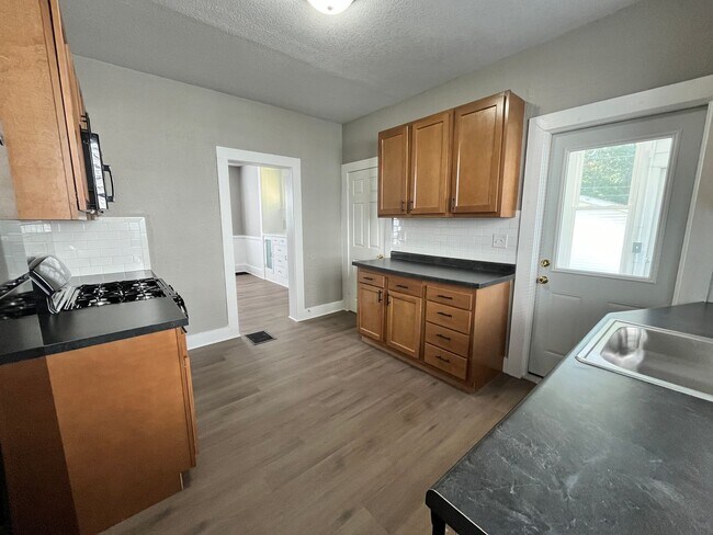 Building Photo - 3320 Broadway- Beautiful Four Bedroom Home!