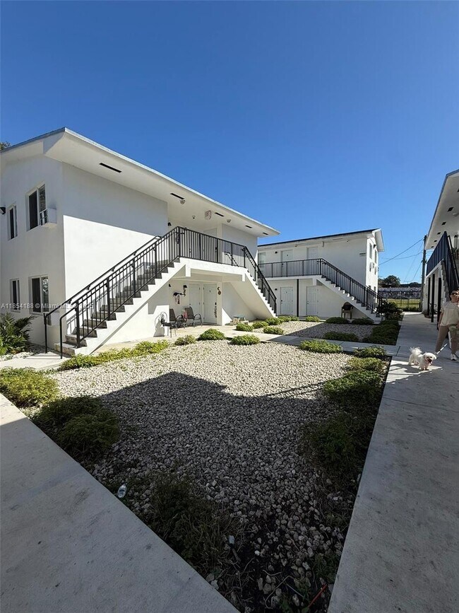 Building Photo - 747 NW 60th St