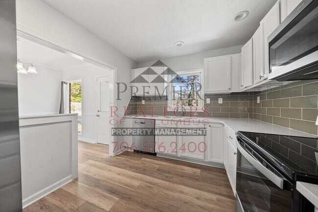 Building Photo - 386 Victory Dr