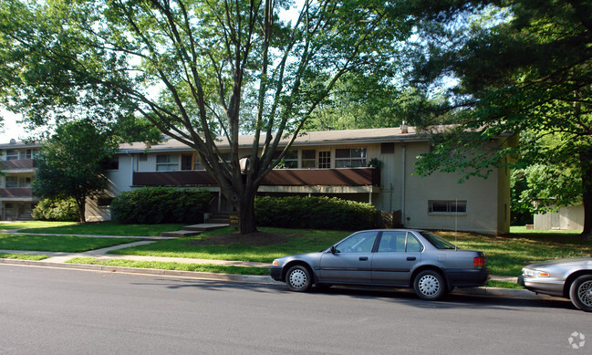 Building Photo - Fairfax Gardens Apartments