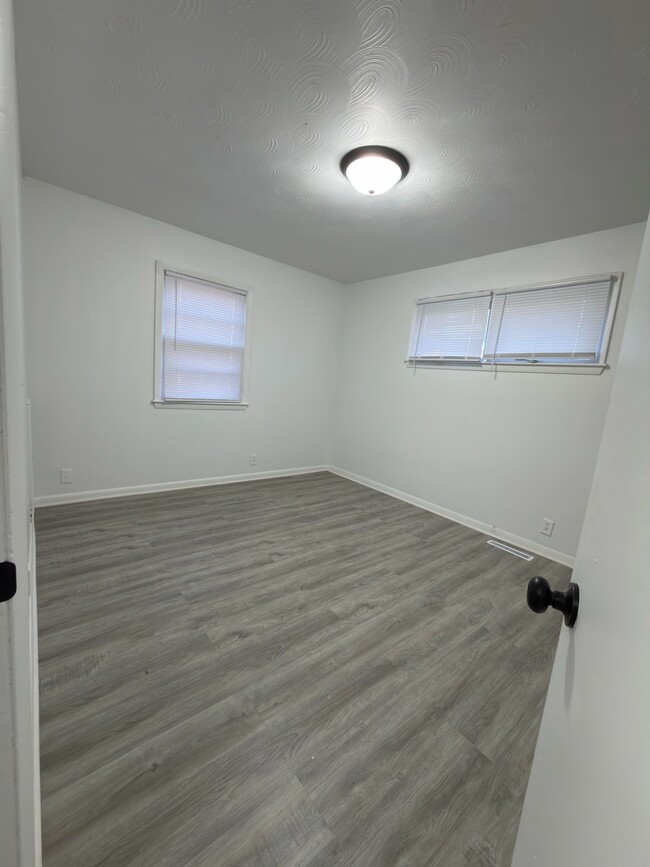 Building Photo - 312 Hill St