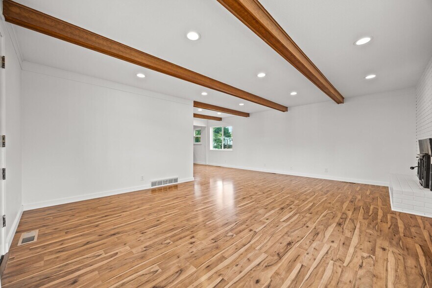 Building Photo - 12121 47th Ave E